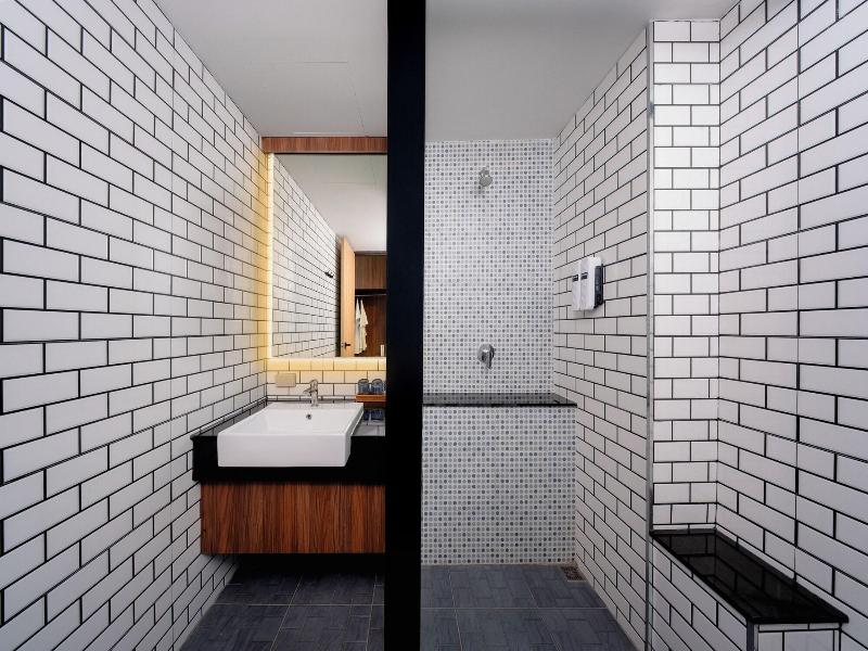 Happy Hotel image