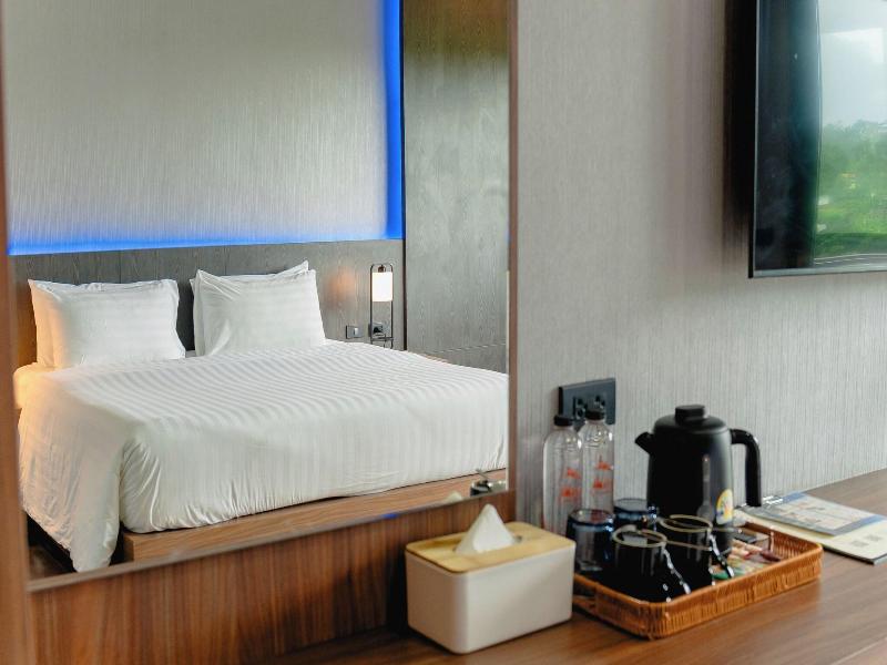 Happy Hotel image