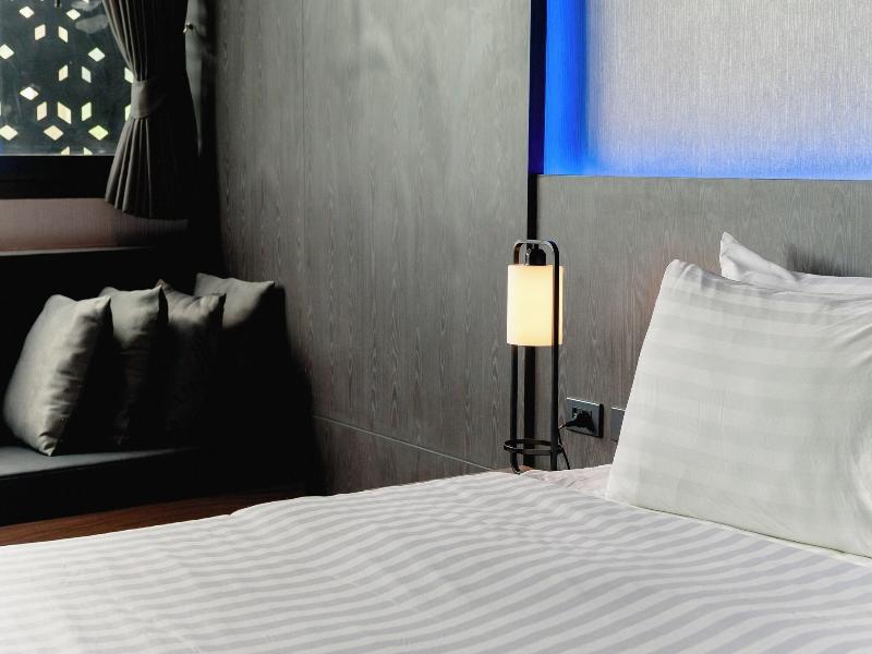 Happy Hotel image