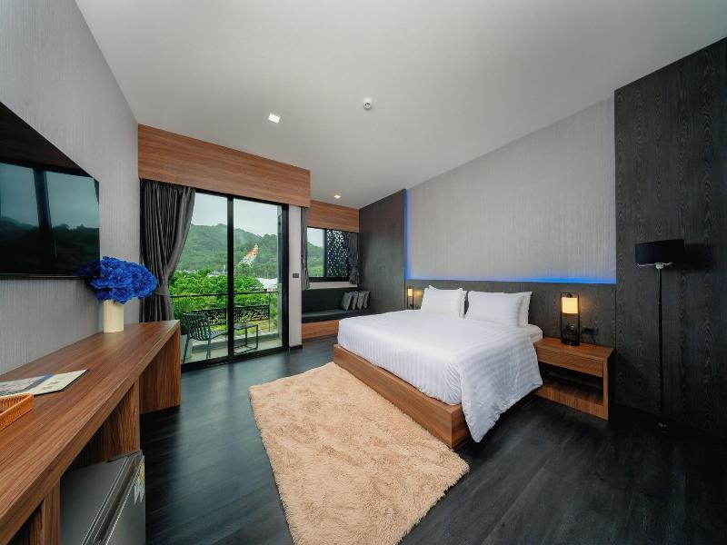 Happy Hotel image