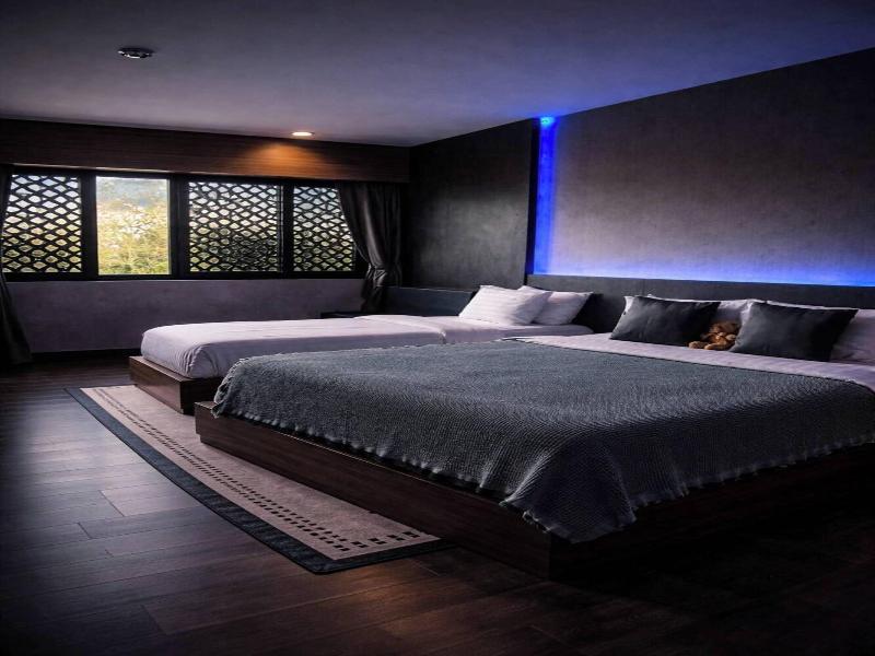 Happy Hotel image