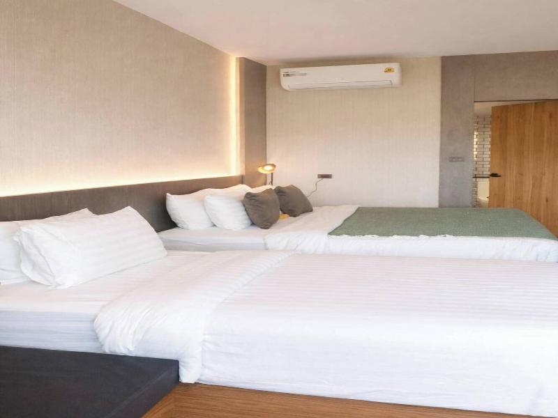 Happy Hotel image