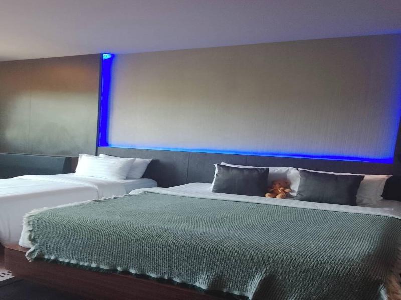 Happy Hotel image