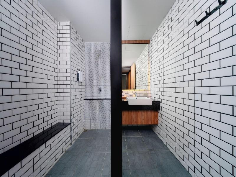 Happy Hotel image