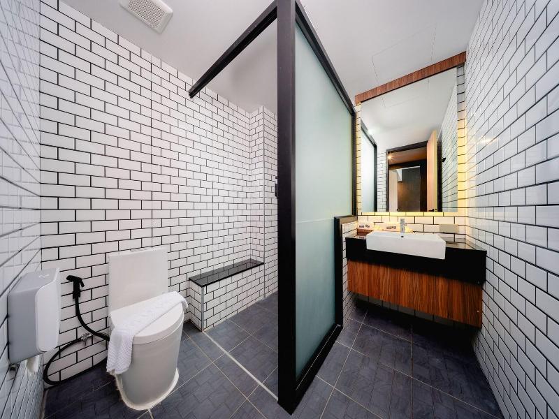 Happy Hotel image