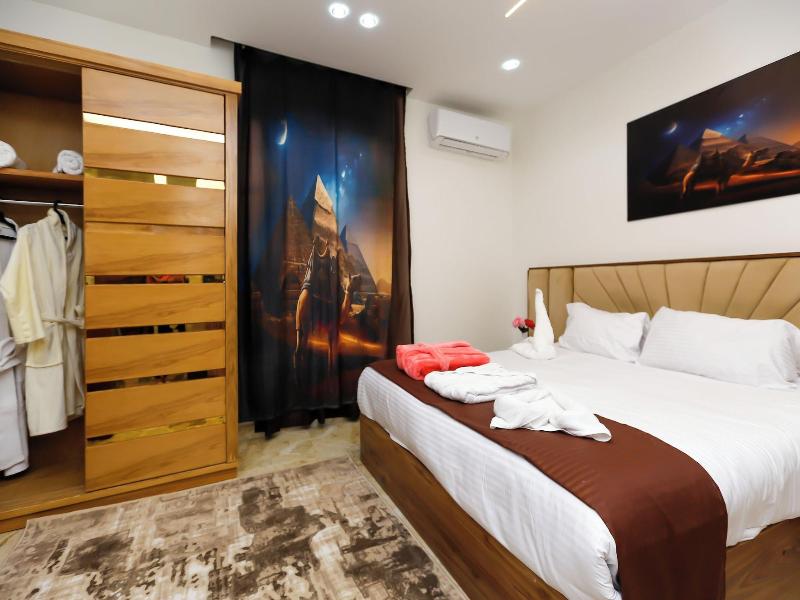Paradise Pyramids View Inn image