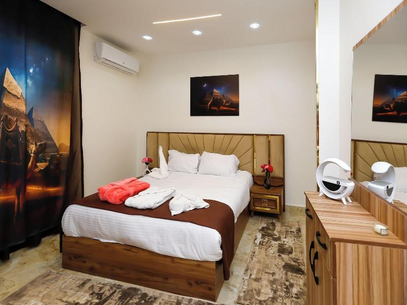 Paradise Pyramids View Inn image