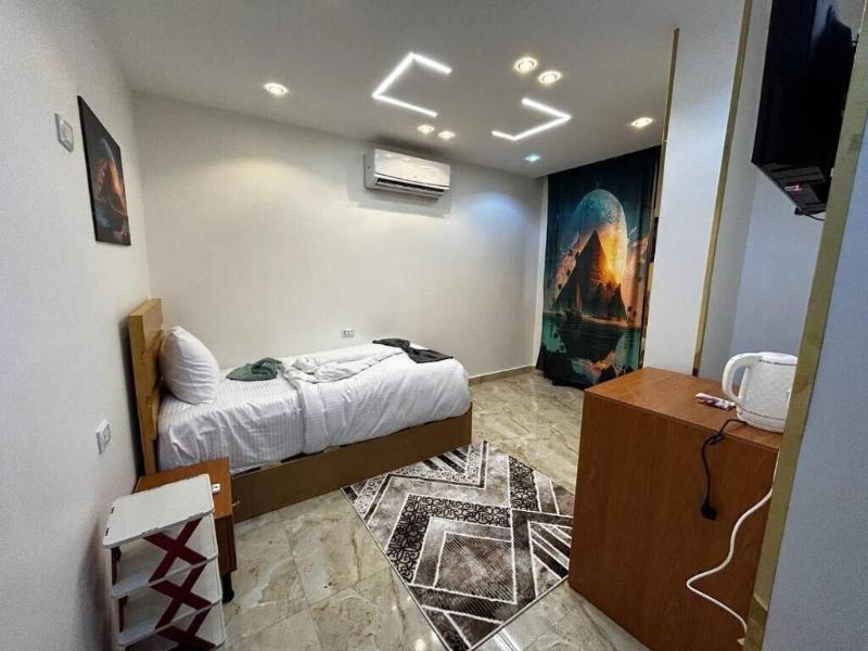 Paradise Pyramids View Inn image