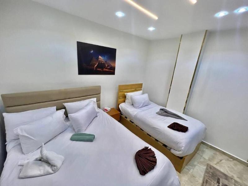 Paradise Pyramids View Inn image