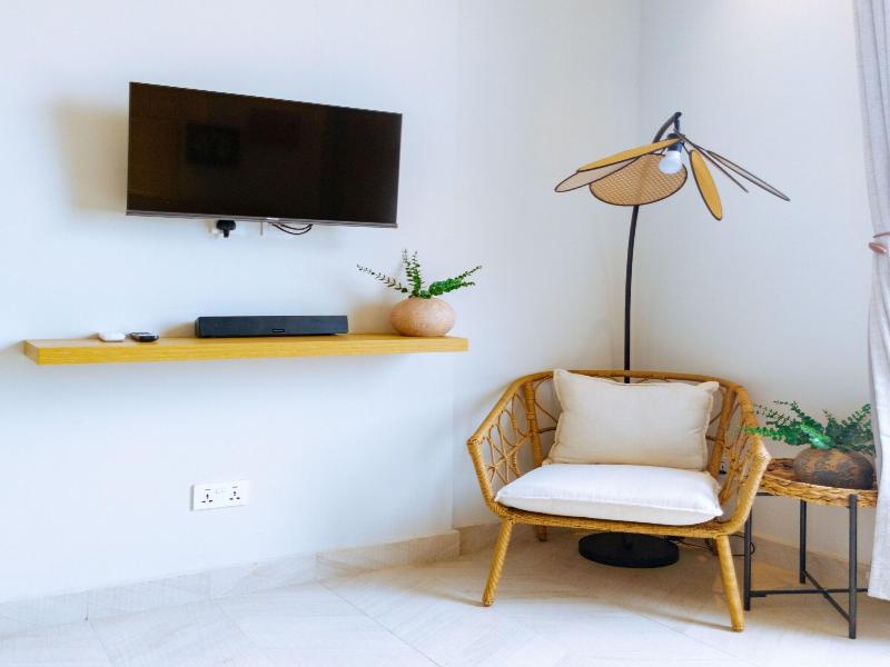 Serenity Terraces Beach Hotel-kokrobite image