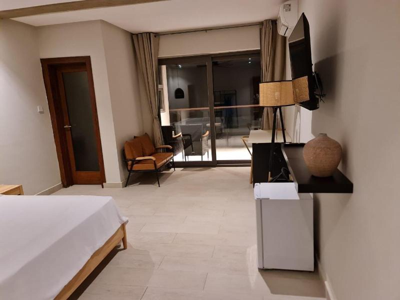Serenity Terraces Beach Hotel-kokrobite image
