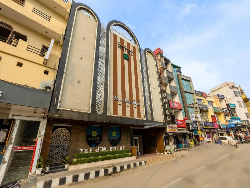 The Sm Hotel By Rmr Hotels image