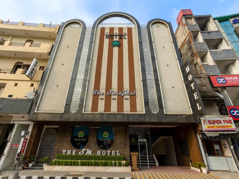 The Sm Hotel By Rmr Hotels image