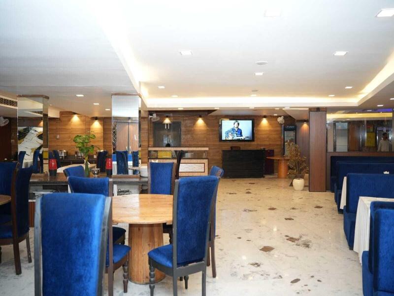The Sm Hotel By Rmr Hotels image