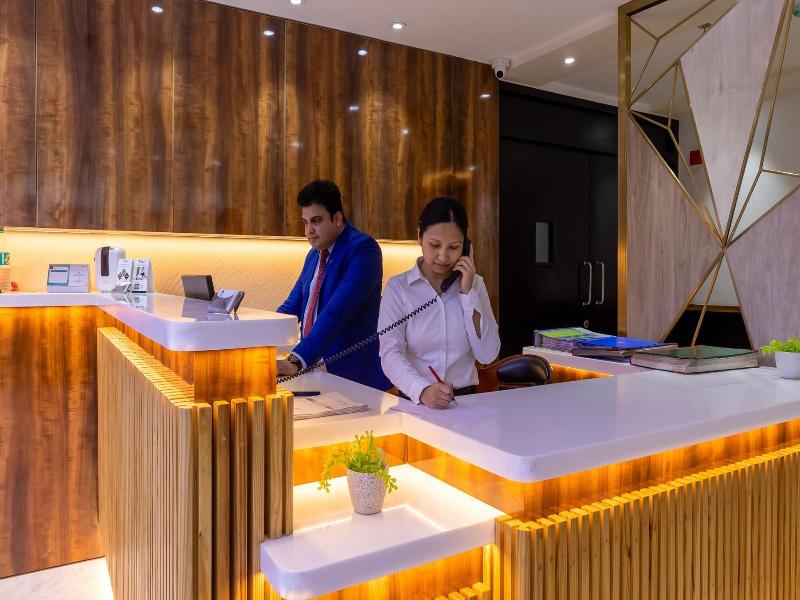The Sm Hotel By Rmr Hotels image