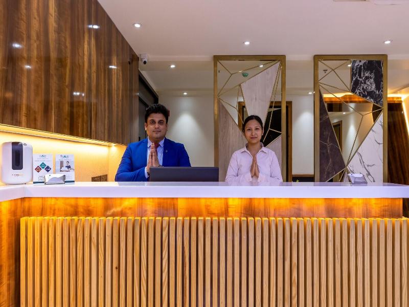 The Sm Hotel By Rmr Hotels image