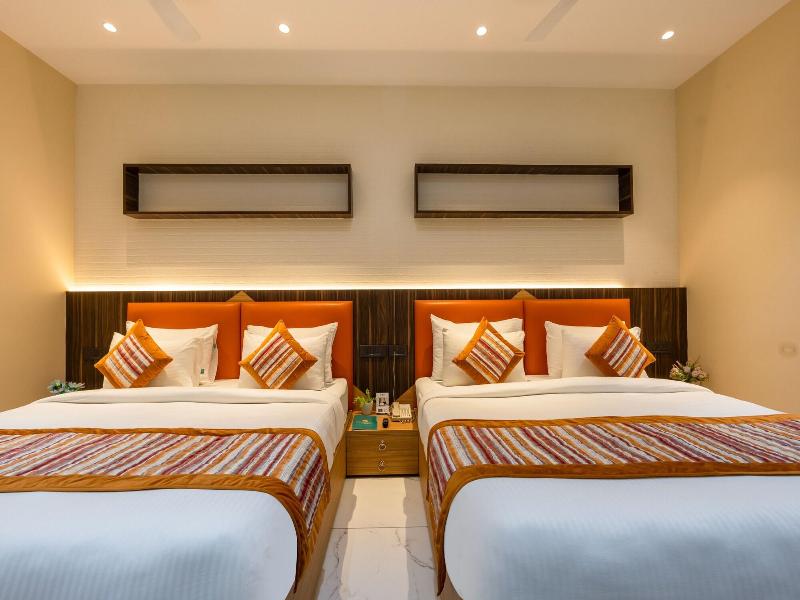 The Sm Hotel By Rmr Hotels image