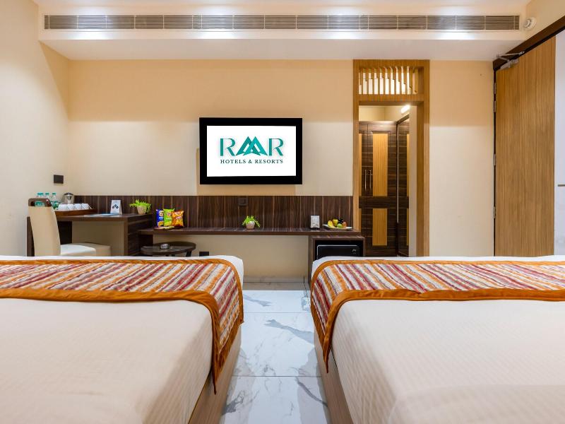The Sm Hotel By Rmr Hotels image