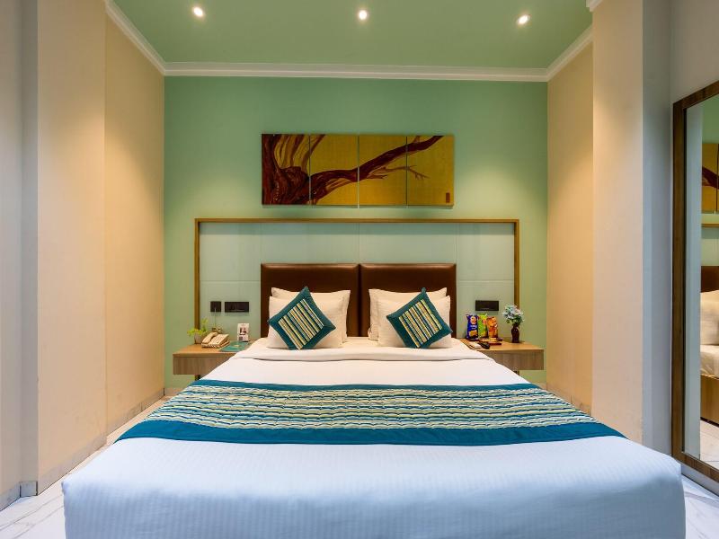 The Sm Hotel By Rmr Hotels image