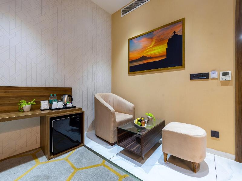 The Sm Hotel By Rmr Hotels image