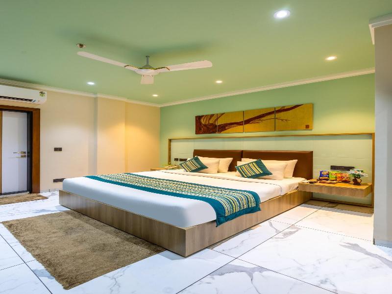 The Sm Hotel By Rmr Hotels image