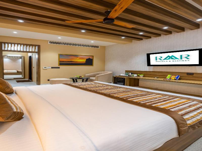 The Sm Hotel By Rmr Hotels image