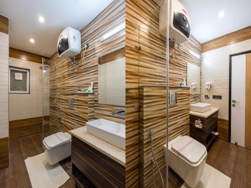 The Sm Hotel By Rmr Hotels image