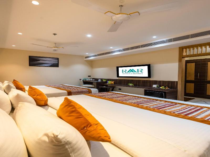 The Sm Hotel By Rmr Hotels image