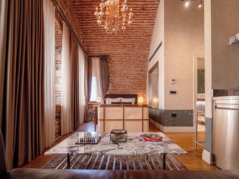 Stone Inn Galata image