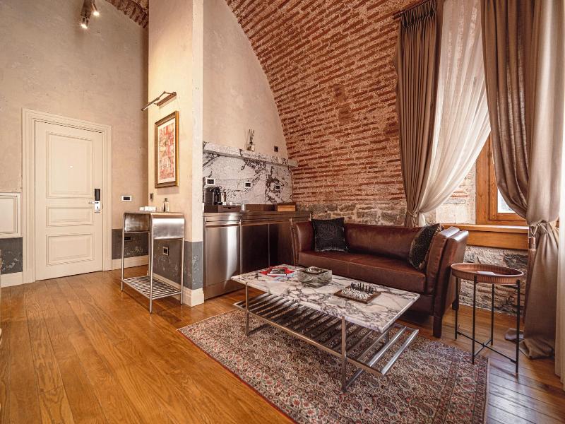 Stone Inn Galata image