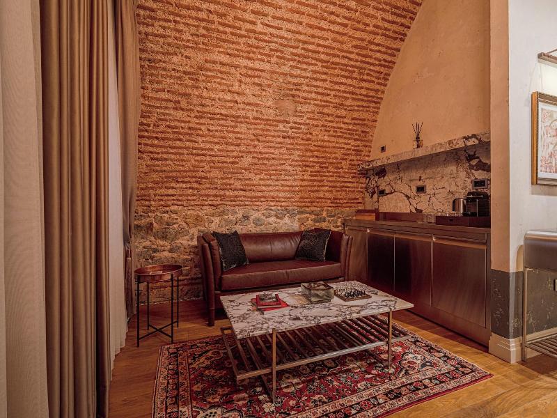 Stone Inn Galata image
