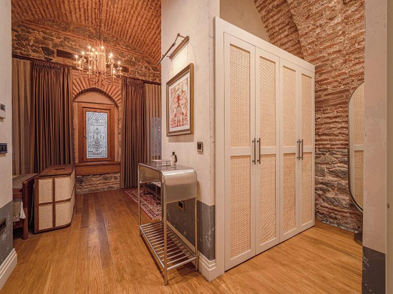 Stone Inn Galata image