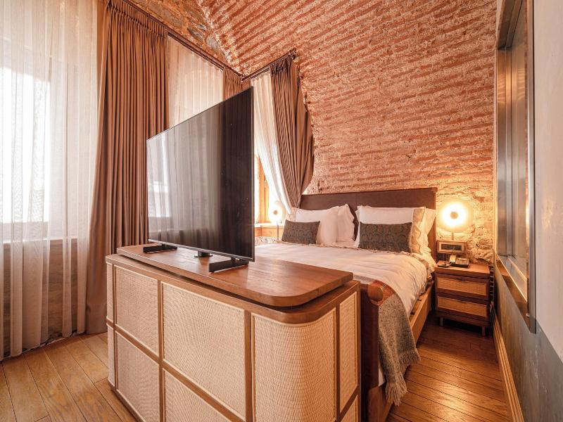 Stone Inn Galata image