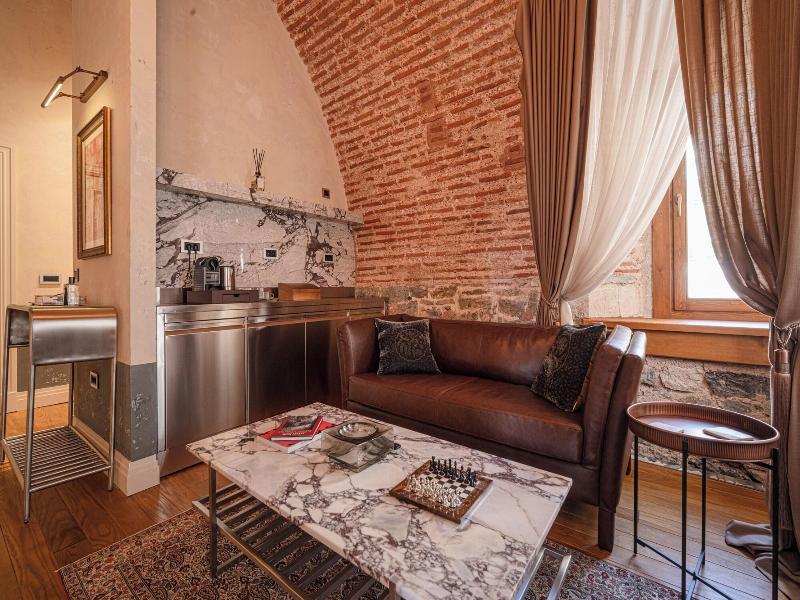 Stone Inn Galata image