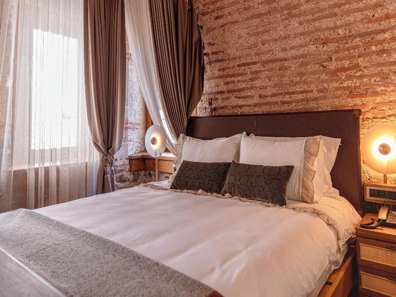 Stone Inn Galata image
