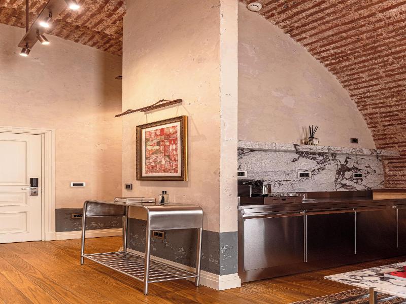 Stone Inn Galata image