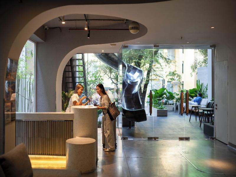 Meander Saigon image