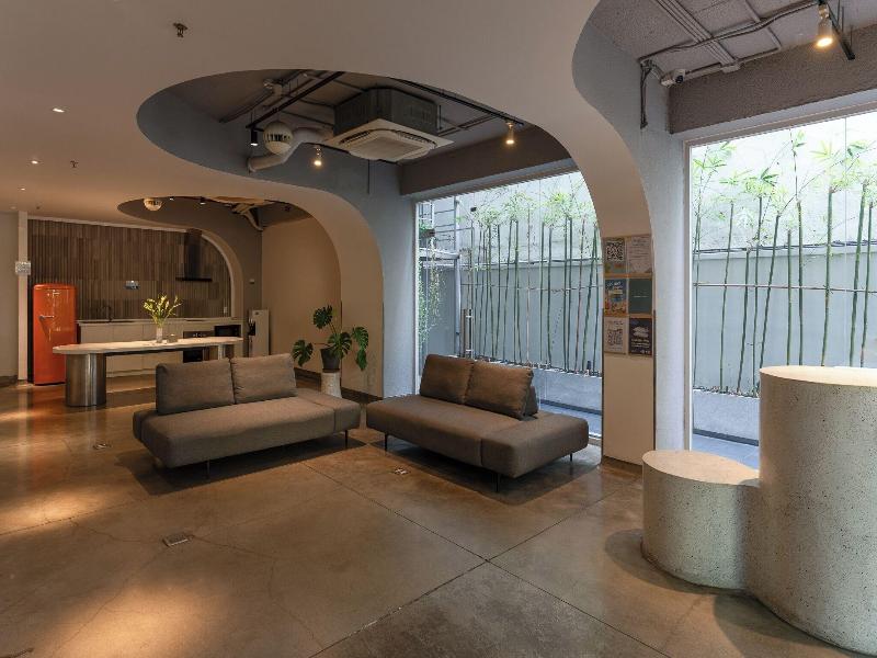 Meander Saigon image