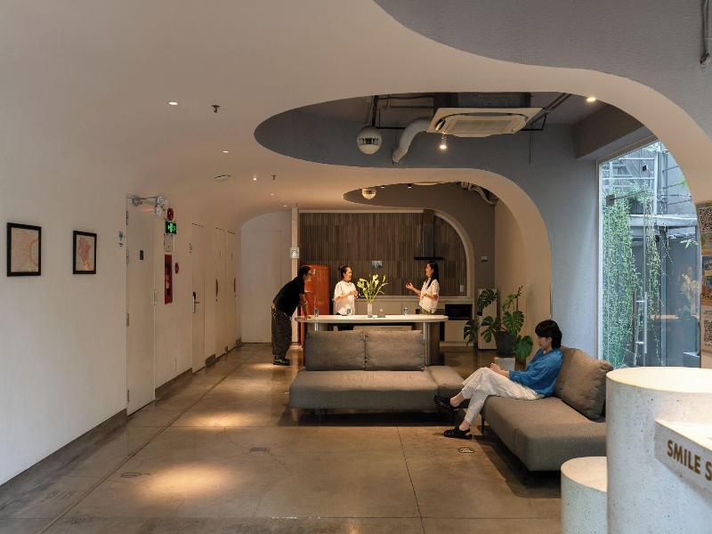 Meander Saigon image