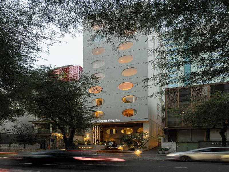 Meander Saigon image