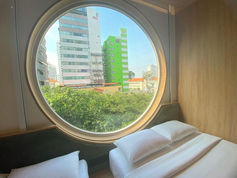 Meander Saigon image