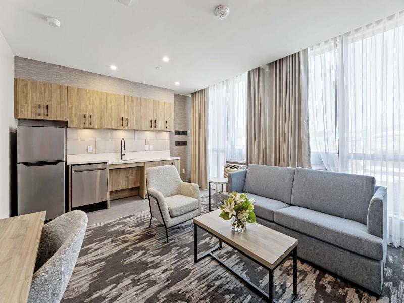 Sandman Signature Dallas Las Colinas Hotel & Sui image