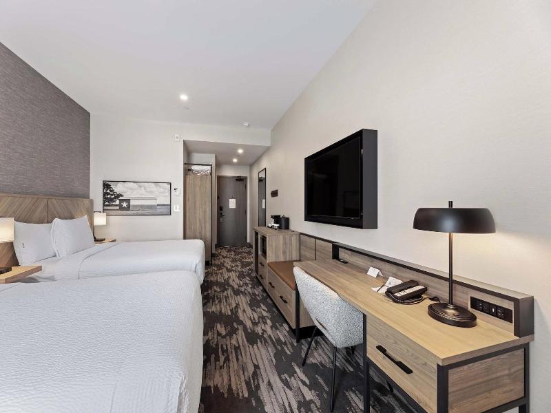 Sandman Signature Dallas Las Colinas Hotel & Sui image
