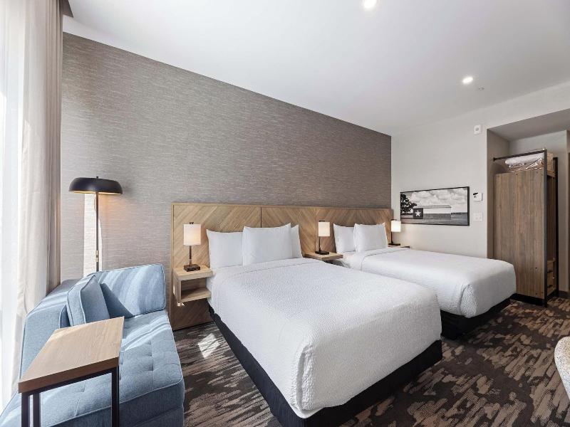 Sandman Signature Dallas Las Colinas Hotel & Sui image