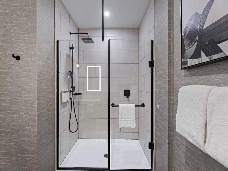 Sandman Signature Dallas Las Colinas Hotel & Sui image