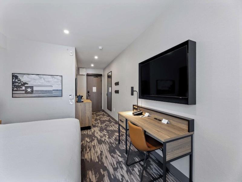 Sandman Signature Dallas Las Colinas Hotel & Sui image