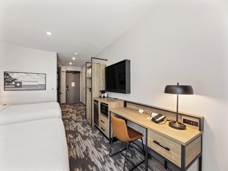 Sandman Signature Dallas Las Colinas Hotel & Sui image