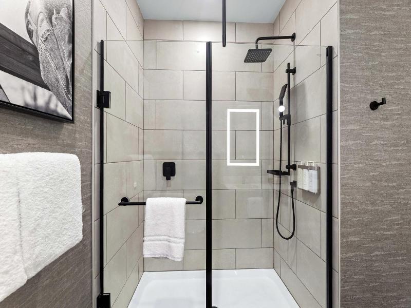 Sandman Signature Dallas Las Colinas Hotel & Sui image