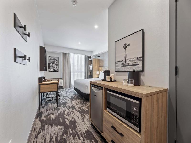 Sandman Signature Dallas Las Colinas Hotel & Sui image