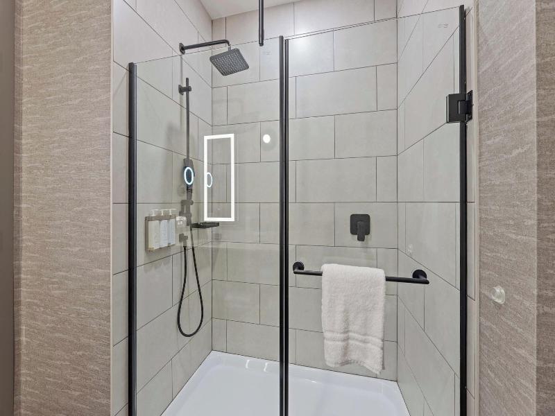 Sandman Signature Dallas Las Colinas Hotel & Sui image